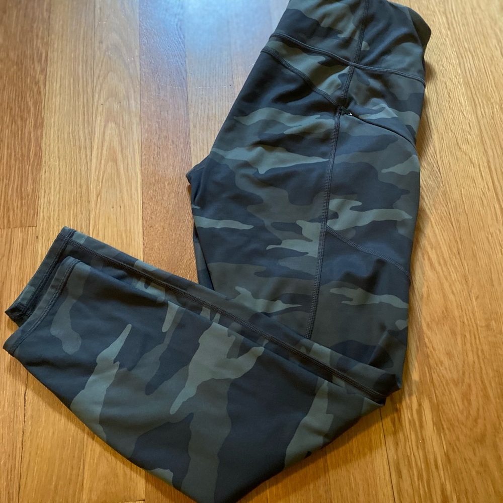 Athleta 7/8 Camp Leggings